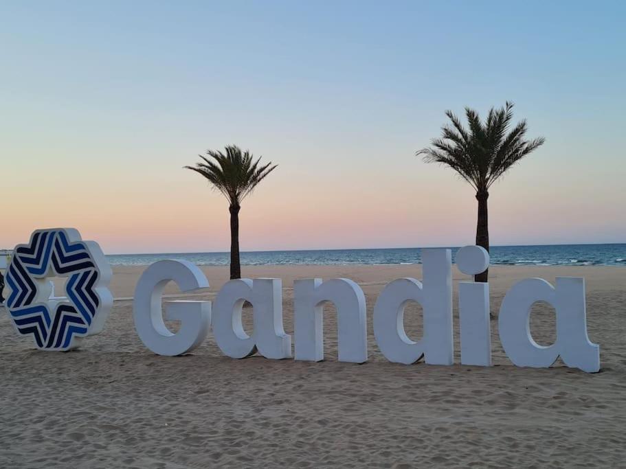 Triplex A 200 Metros De La Playa Apartment Gandia Bagian luar foto